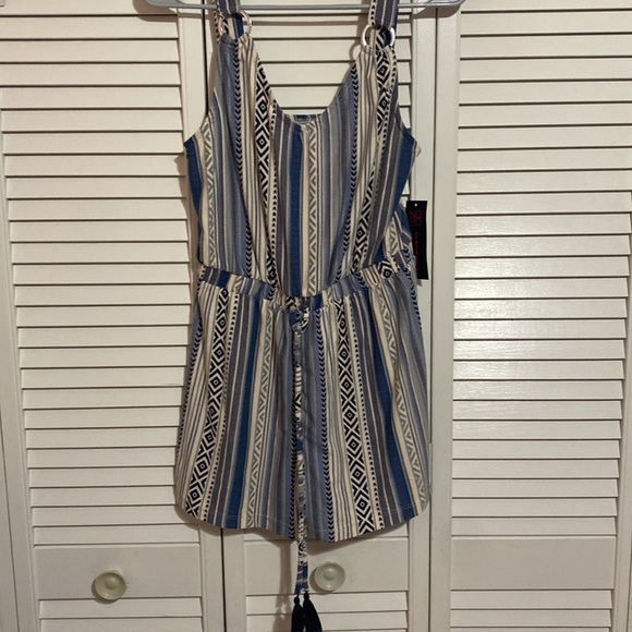 Woman’s beach wear - Picture 2 of 7